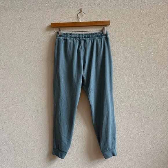 Vuori Women's Performance Joggers in a Shade Heather, size XS - Picture 6 of 6